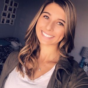 Meet your Posher, Bella